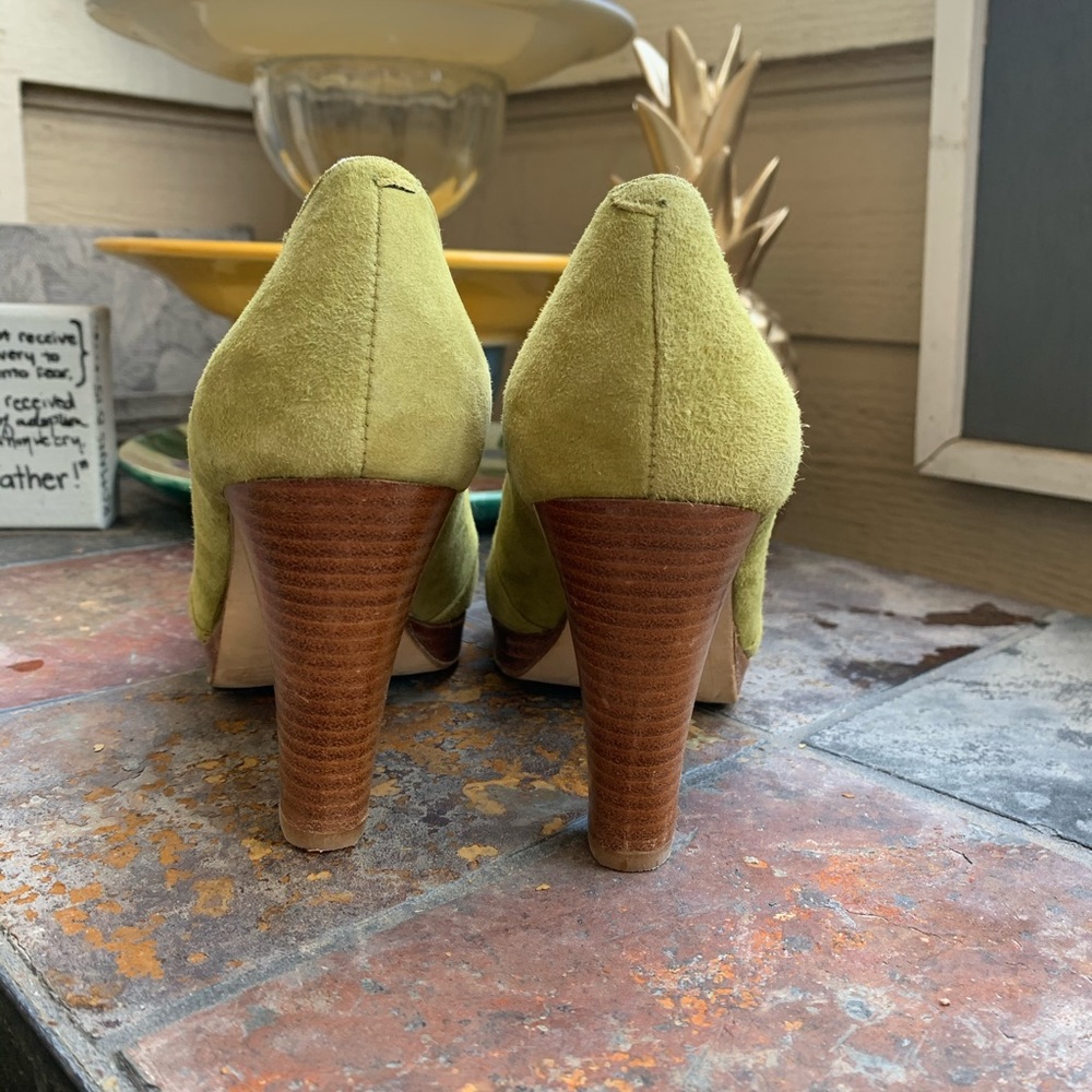 Boden Chartreuse peep-toe suede heels - Picture 3 of 8
